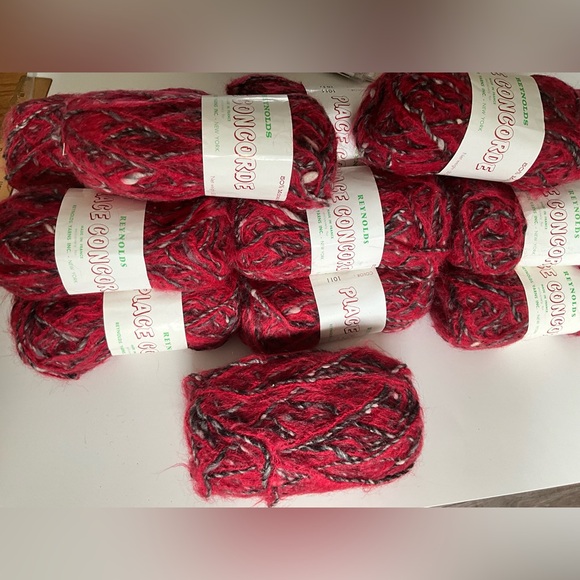 NWT Reynolds Place Concorde 18 Skeins 50% Mohair 50% Wool Red Black 50 Yards